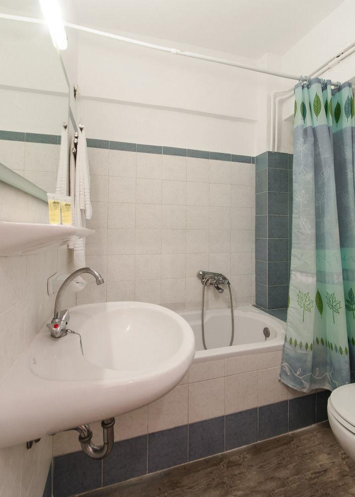 Hotel Oasis パロス島 エクステリア 写真