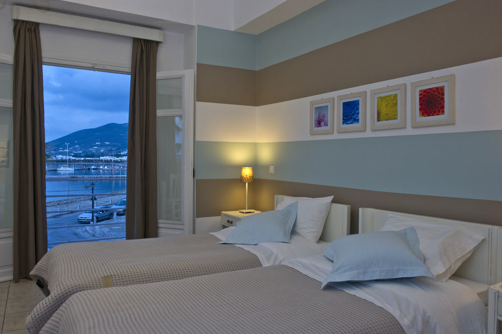 Hotel Oasis パロス島 エクステリア 写真