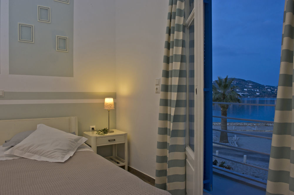Hotel Oasis パロス島 エクステリア 写真
