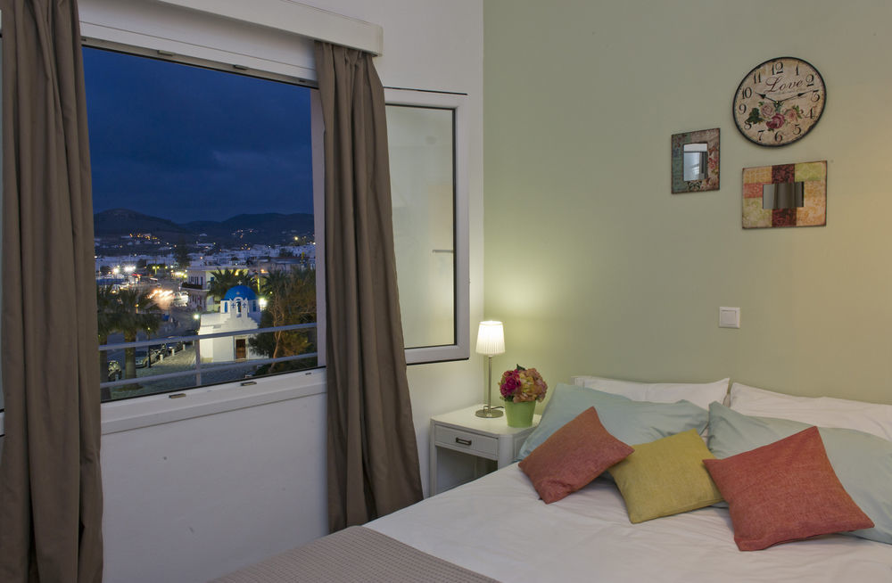 Hotel Oasis パロス島 エクステリア 写真