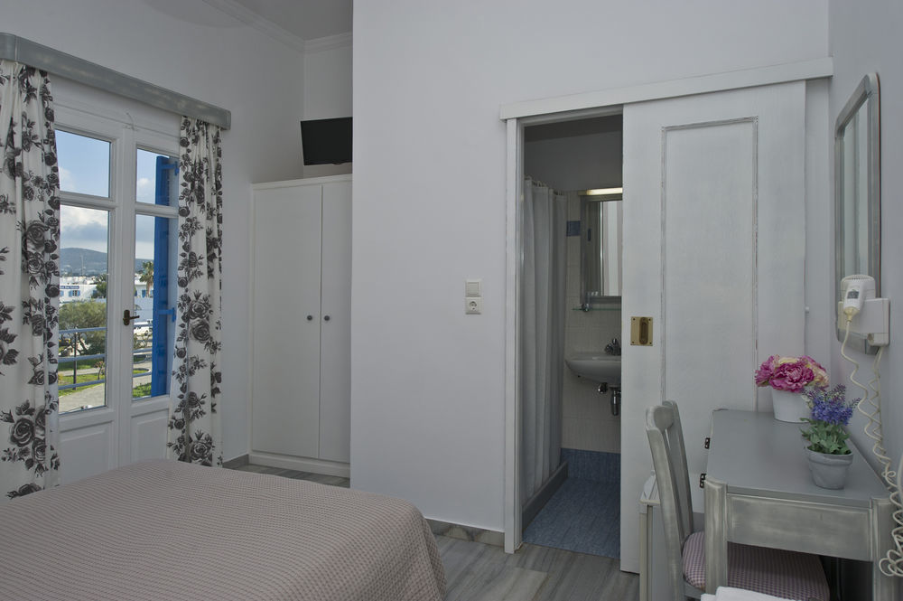 Hotel Oasis パロス島 エクステリア 写真