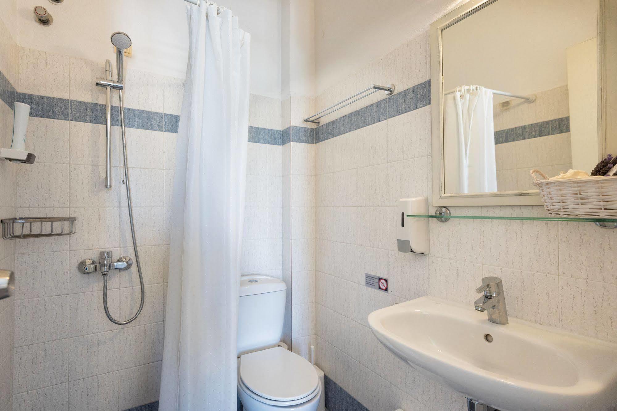 Hotel Oasis パロス島 エクステリア 写真
